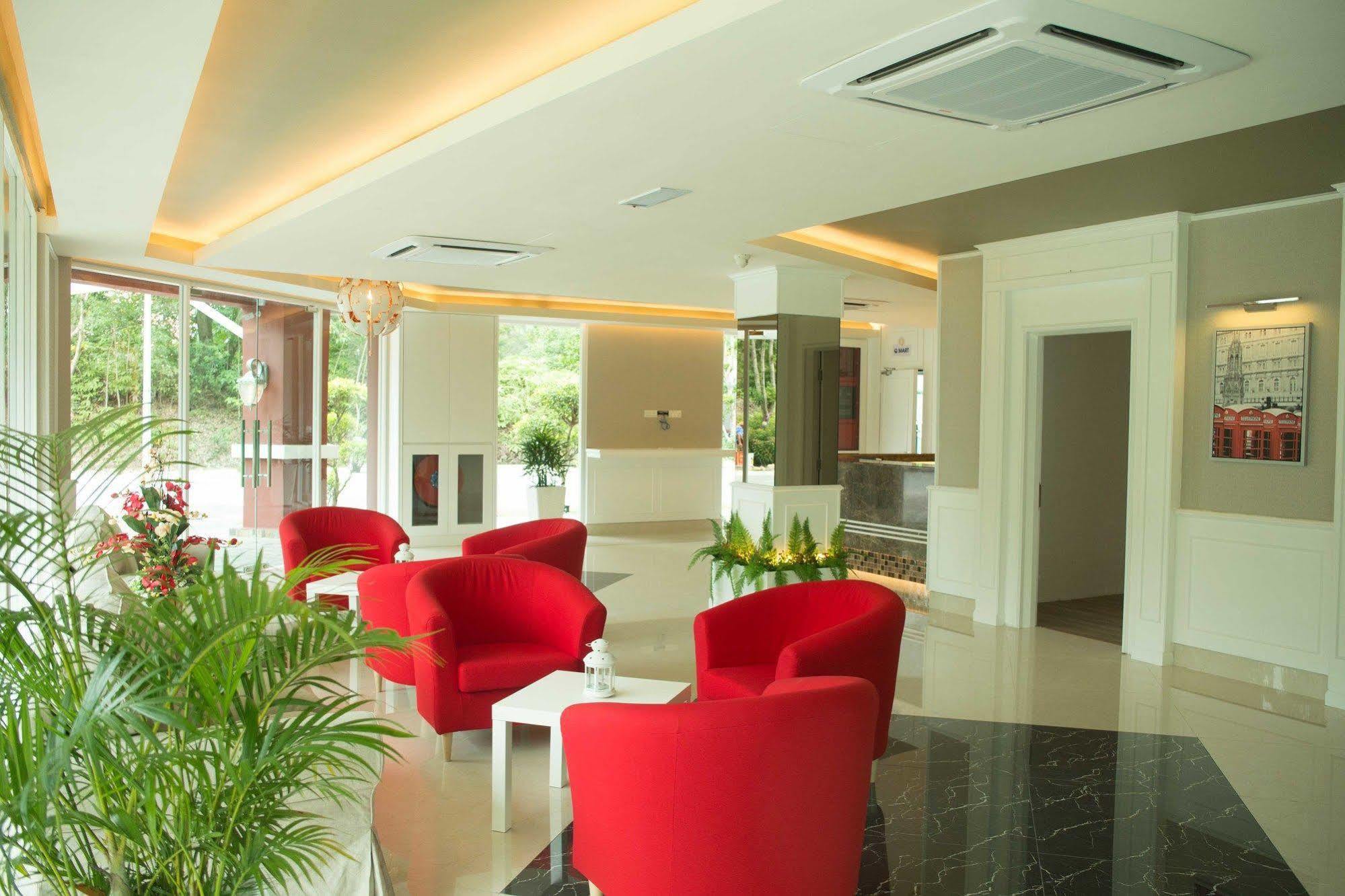 Qlassic Hotel Σεπάνγκ Εξωτερικό φωτογραφία