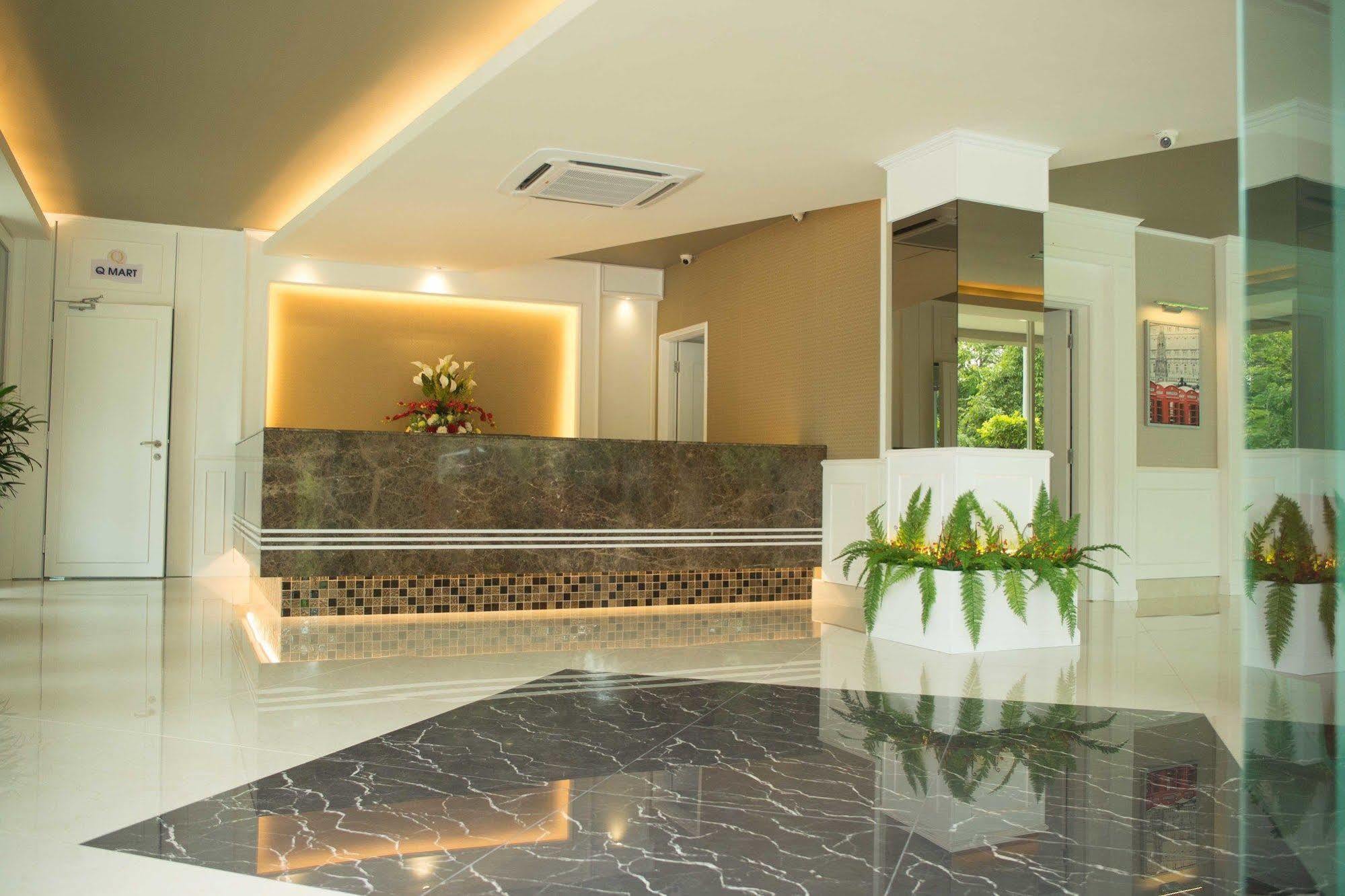 Qlassic Hotel Σεπάνγκ Εξωτερικό φωτογραφία
